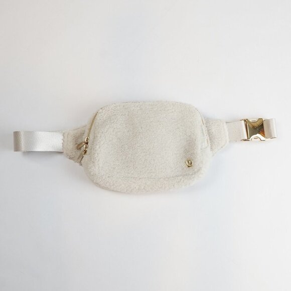Lululemon Everywhere Belt Bag Large 2L Sherpa Fleece White Opal Gold - Picture 1 of 7